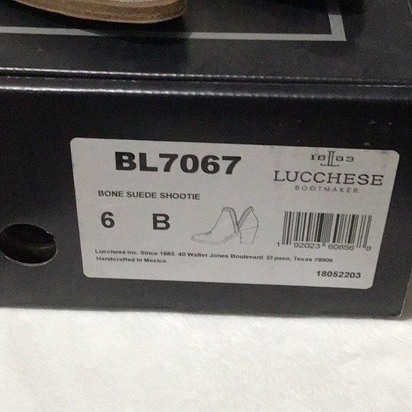 Lucchese bone suede shoo tie ankle boot size 6B - Picture 5 of 5